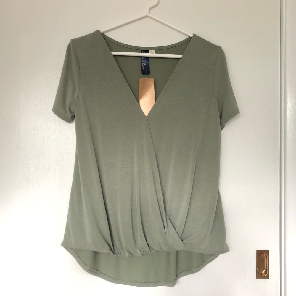 Francesca’s | Olive Green Top
